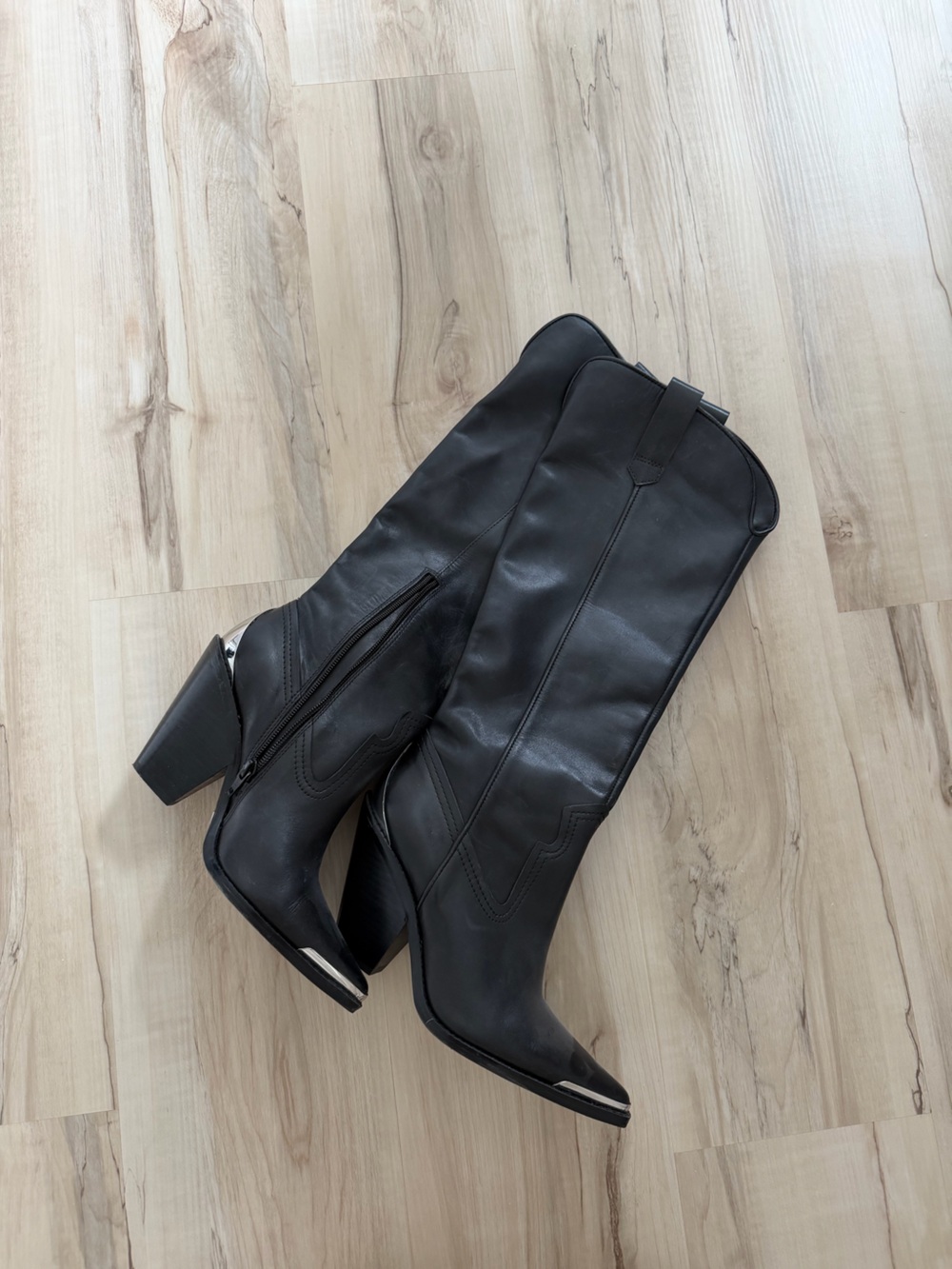 Giani Binni Knee-High Western-Inspired Leather Boots